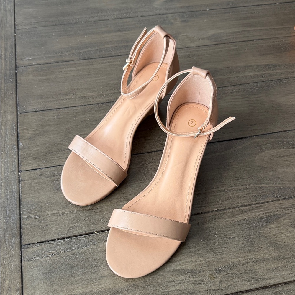 Elegant Tan Women's Sandals